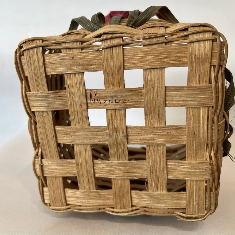 Cute Vintage Curl Splint Basket Red Flower
